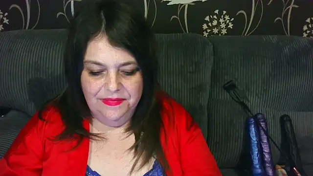Snapshot of HouseWifeWhore_Milf chatting on April 18, 1:09 am HouseWifeWhore Milf online show from April 18, 1:09 am