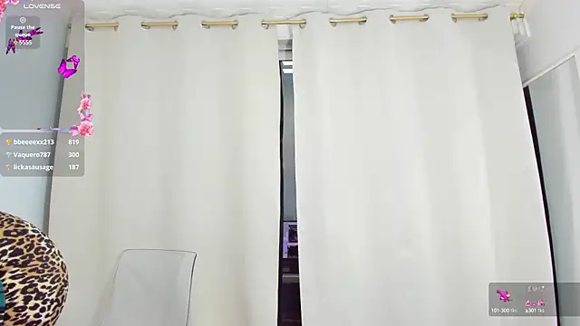 Snapshot of Sarabecker chatting on December 5, 3:17 pm Sarabecker online show from December 5, 3:17 pm