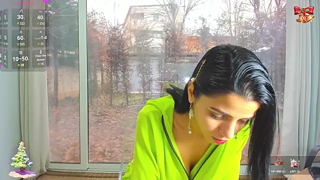 Snapshot of Sarabecker chatting on December 22, 10:06 am Sarabecker online show from December 22, 10:06 am