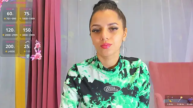 Snapshot of Sarabecker chatting on November 7, 10:26 am Sarabecker online show from November 7, 10:26 am