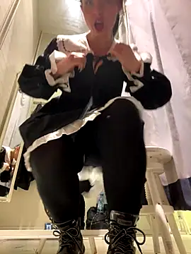 CrazzyChicks online show from October 25, 6:54 am