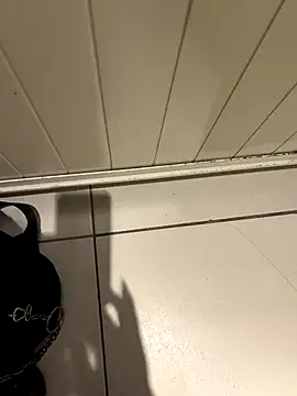 CrazzyChicks online show from November 29, 6:05 am