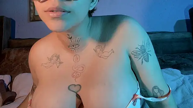 Lilmuh  online show from February 13, 3:18 am