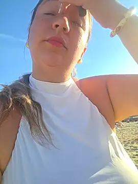 Snapshot of isabella_rossse chatting on May 31, 4:14 pm isabella rossse online show from May 31, 4:14 pm