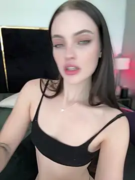 Snapshot of KarissaChantelle chatting on December 3, 9:23 pm KarissaChantelle online show from December 3, 9:23 pm