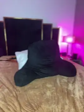 Snapshot of KarissaChantelle chatting on December 22, 2:06 am KarissaChantelle online show from December 22, 2:06 am