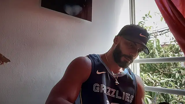 Snapshot of romeolovedark chatting on September 23, 8:01 pm romeolovedark online show from September 23, 8:01 pm