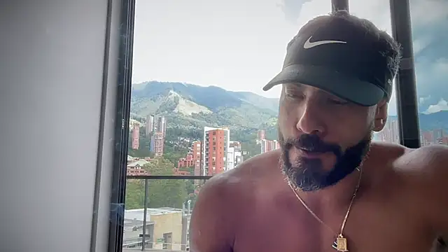 Snapshot of romeolovedark chatting on October 4, 5:55 pm romeolovedark online show from October 4, 5:55 pm