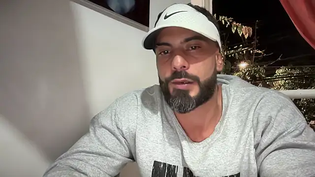 Snapshot of romeolovedark chatting on October 13, 2:44 am romeolovedark online show from October 13, 2:44 am