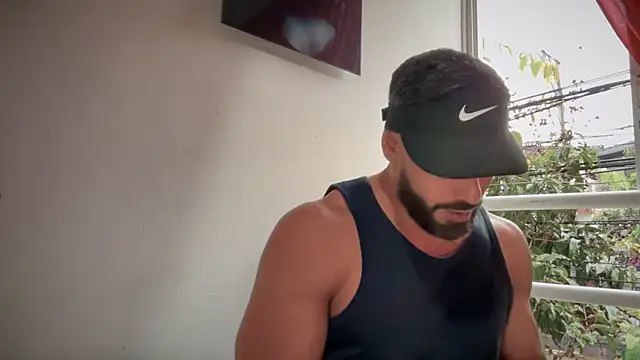 Snapshot of romeolovedark chatting on October 22, 8:41 pm romeolovedark online show from October 22, 8:41 pm