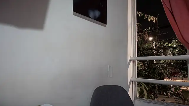 romeolovedark online show from December 18, 4:18 am