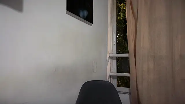 romeolovedark online show from May 20, 4:18 am