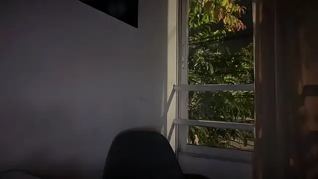 romeolovedark online show from June 11, 4:32 am