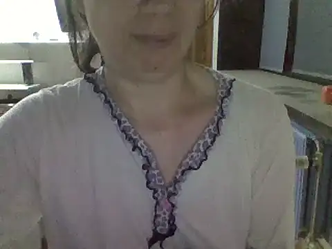 Moi Lina online show from September 8, 9:25 pm
