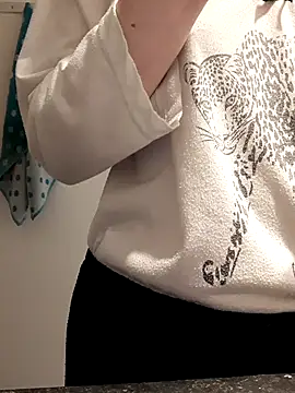 Moi Lina online show from December 21, 12:45 pm