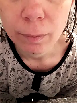 Snapshot of Moi_Lina chatting on April 2, 2:26 pm Moi Lina online show from April 2, 2:26 pm