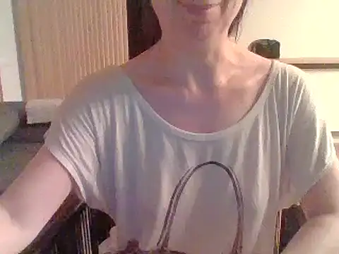 Moi Lina online show from July 18, 9:51 pm