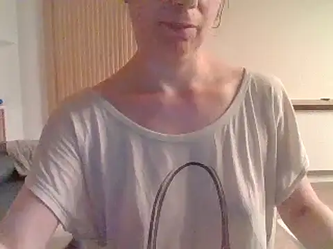 Moi Lina online show from July 26, 11:11 pm