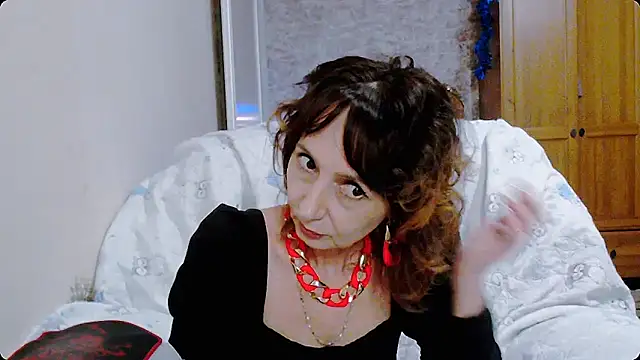 Snapshot of AnnieEltgant chatting on December 27, 1:28 pm AnnieEltgant online show from December 27, 1:28 pm