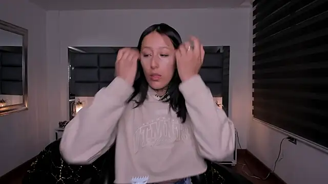 Mariana Joness online show from November 11, 2:11 am