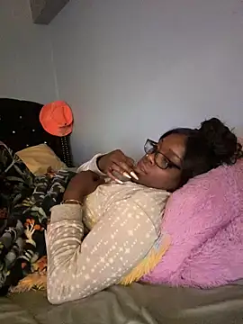 ChocolateBuns101 online show from December 30, 9:19 pm