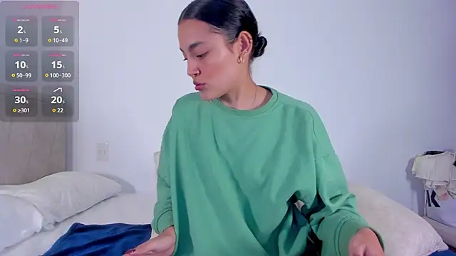 Snapshot of TIFFANYRUSSO chatting on November 24, 4:12 am TIFFANYRUSSO online show from November 24, 4:12 am