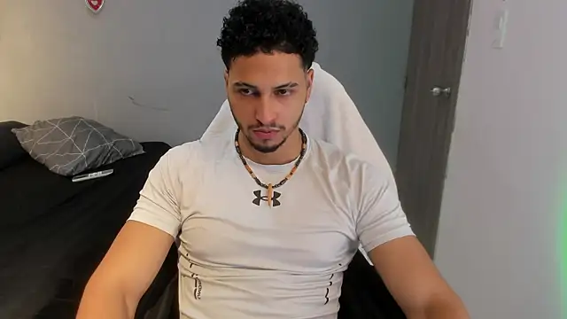 Kris Khalifa69 online show from July 11, 1:30 am