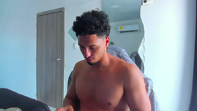 Kris Khalifa69 online show from August 2, 4:05 pm