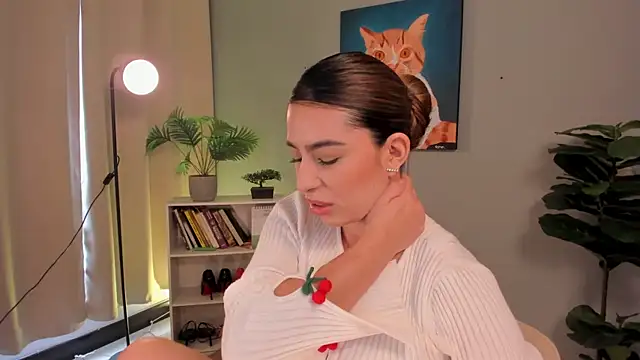 LiaPearce online show from May 22, 2:22 pm