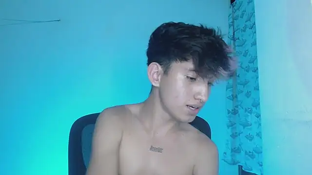 littlextreme online show from February 25, 8:36 am