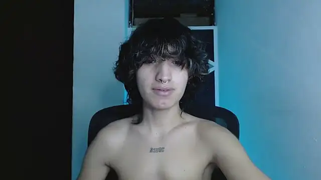 littlextreme online show from June 17, 1:52 am