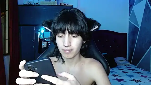 Snapshot of littlextreme chatting on July 13, 2:58 am littlextreme online show from July 13, 2:58 am