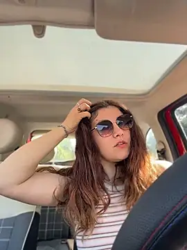 DaisyVibesss online show from May 9, 7:46 am