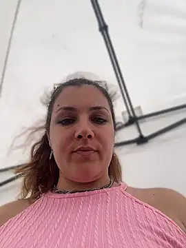 DaisyVibesss online show from July 18, 3:49 pm