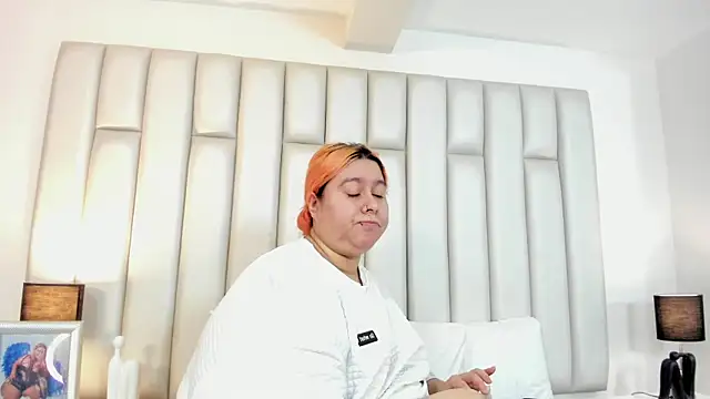 Snapshot of aandreaperez chatting on October 20, 12:38 pm aandreaperez online show from October 20, 12:38 pm