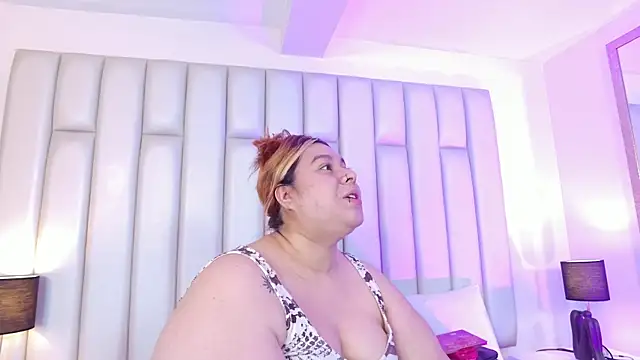 aandreaperez online show from March 12, 11:49 am