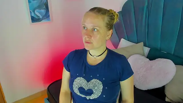 EmilySumer online show from July 20, 7:27 pm