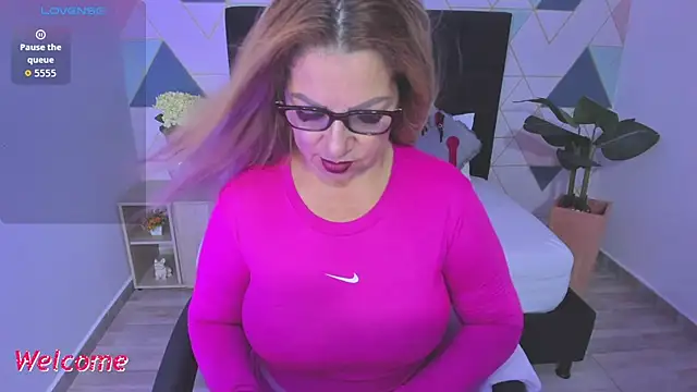 Snapshot of gisela27 chatting on February 24, 12:47 pm gisela27 online show from February 24, 12:47 pm