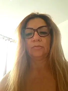 Snapshot of gisela27 chatting on April 26, 10:07 pm gisela27 online show from April 26, 10:07 pm