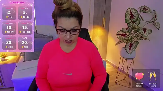 Snapshot of gisela27 chatting on May 18, 12:55 pm gisela27 online show from May 18, 12:55 pm