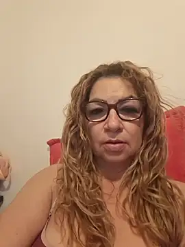 Snapshot of gisela27 chatting on July 31, 4:23 am gisela27 online show from July 31, 4:23 am