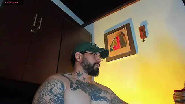 Snapshot of CamiloGray_ chatting on April 15, 3:19 pm CamiloGray online show from April 15, 3:19 pm