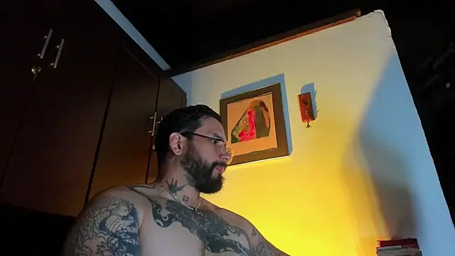 Snapshot of CamiloGray_ chatting on June 8, 2:06 pm CamiloGray online show from June 8, 2:06 pm