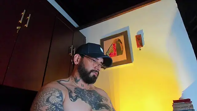 Snapshot of CamiloGray_ chatting on June 11, 2:37 pm CamiloGray online show from June 11, 2:37 pm