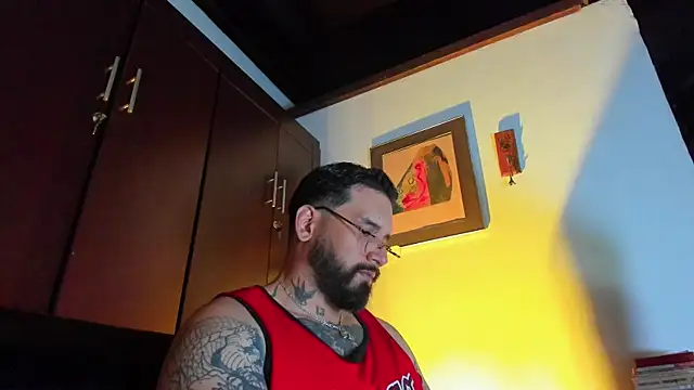 Snapshot of CamiloGray_ chatting on June 15, 2:19 pm CamiloGray online show from June 15, 2:19 pm