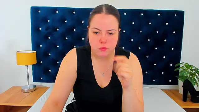 Snapshot of EvaLick chatting on February 19, 7:26 am EvaLick online show from February 19, 7:26 am