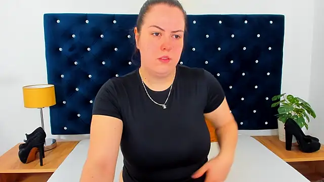 Snapshot of EvaLick chatting on March 3, 7:14 am EvaLick online show from March 3, 7:14 am