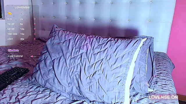 hornyhousekeeper  online show from December 5, 1:06 pm