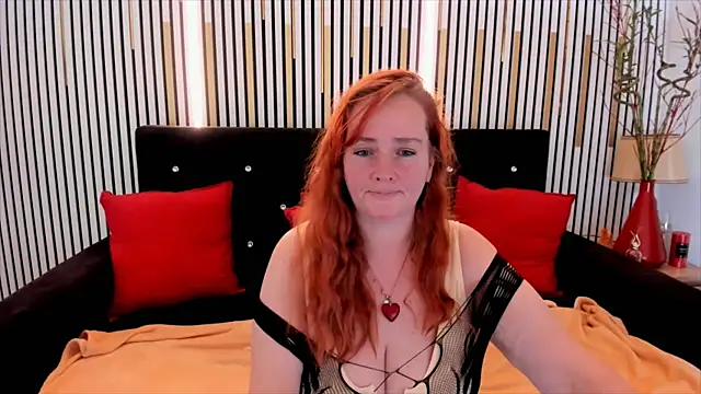 Snapshot of SinFulTitsDD chatting on November 24, 2:50 pm SinFulTitsDD online show from November 24, 2:50 pm