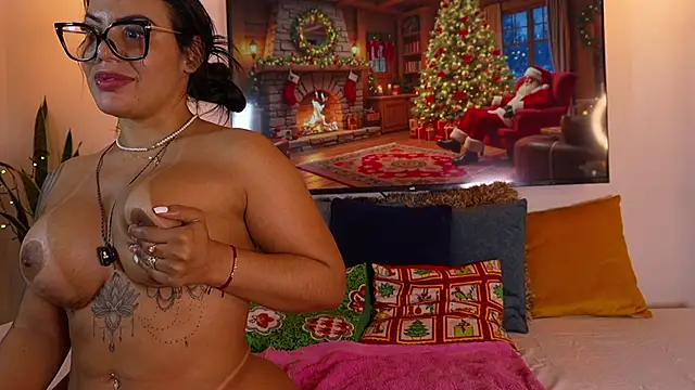 anyiled hot online show from December 21, 8:18 am